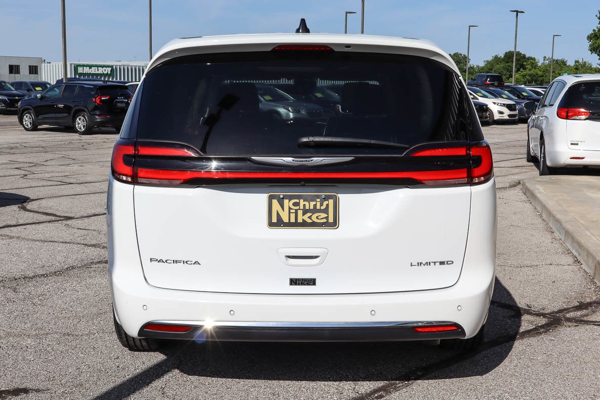 2024 Chrysler Pacifica Limited FWD
