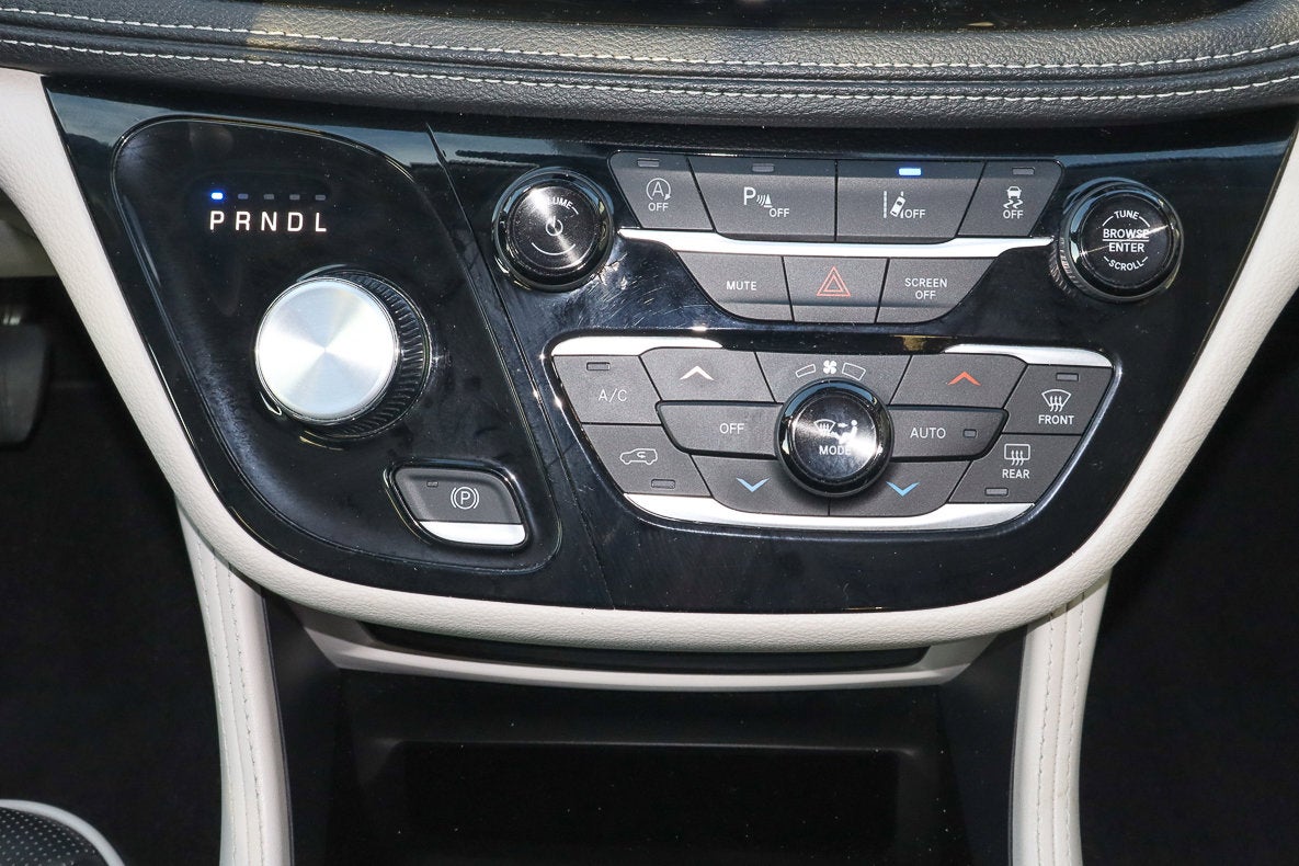 2024 Chrysler Pacifica Limited FWD