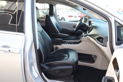 2024 Chrysler Pacifica Limited FWD