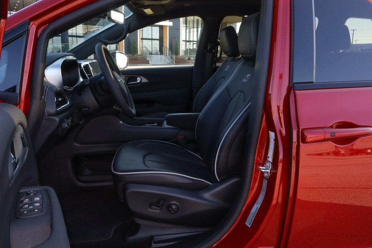 2026 Chrysler Pacifica Limited FWD