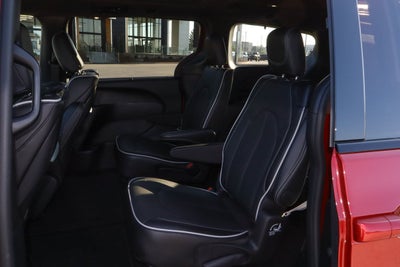 2026 Chrysler Pacifica Limited FWD