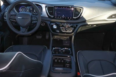 2026 Chrysler Pacifica Limited FWD