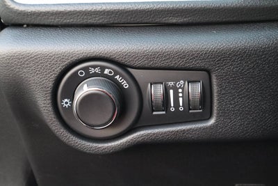 2027 Chrysler Pacifica Limited FWD