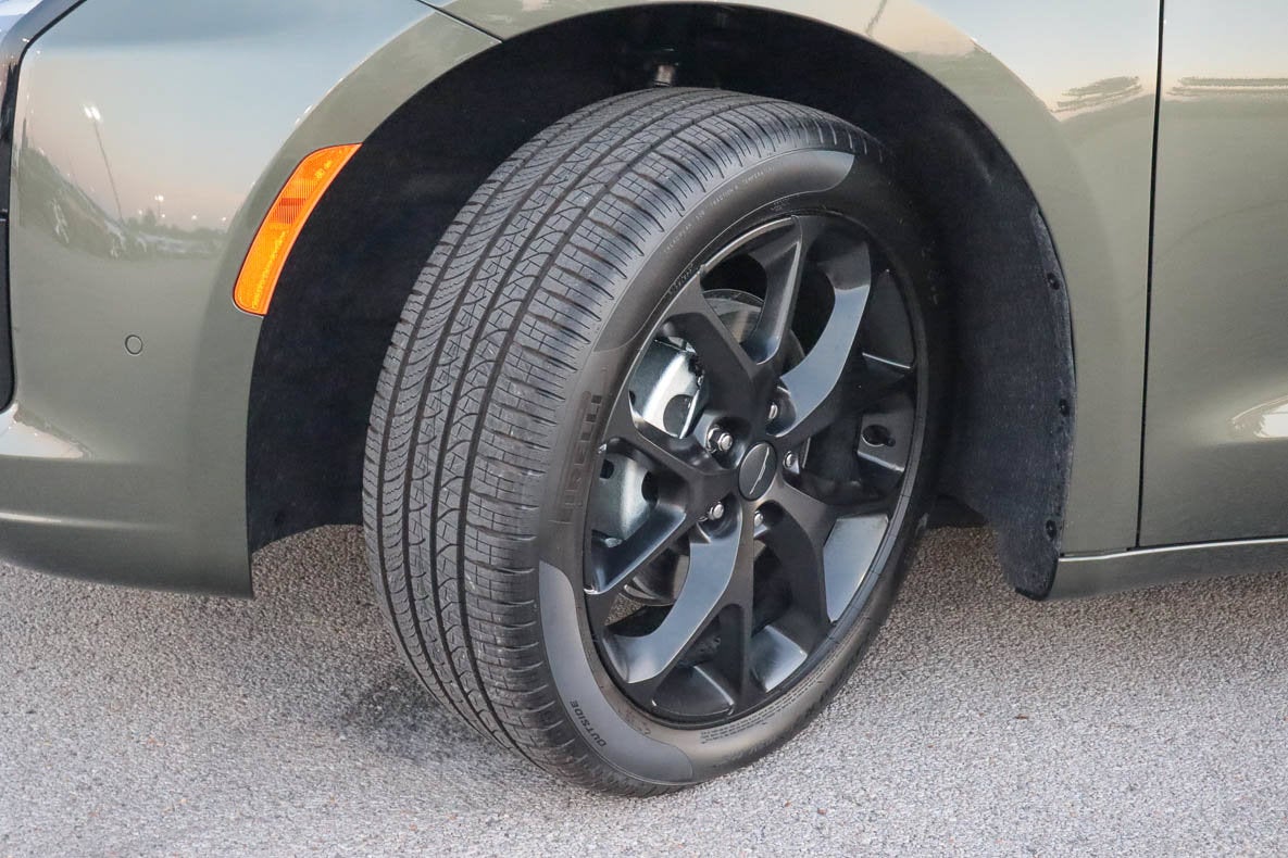 2027 Chrysler Pacifica Limited FWD