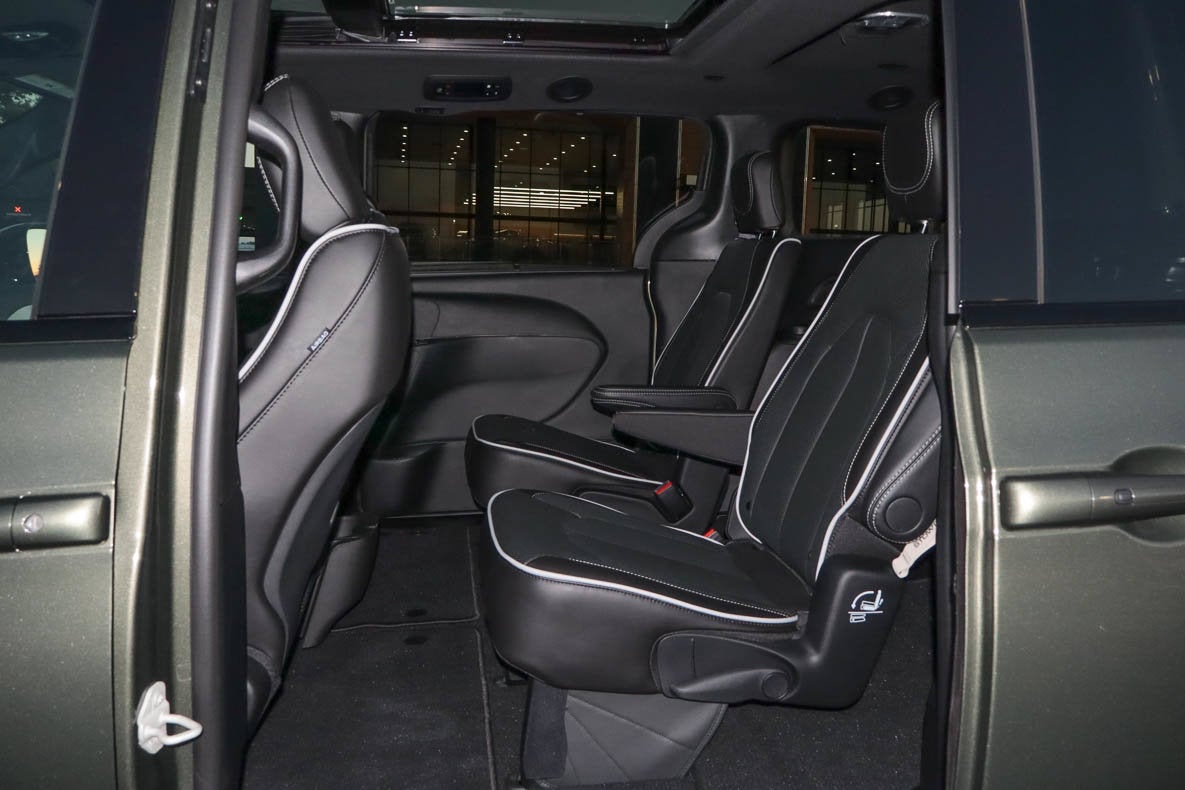 2027 Chrysler Pacifica Limited FWD