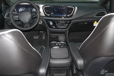 2027 Chrysler Pacifica Limited FWD