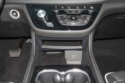 2027 Chrysler Pacifica Limited FWD