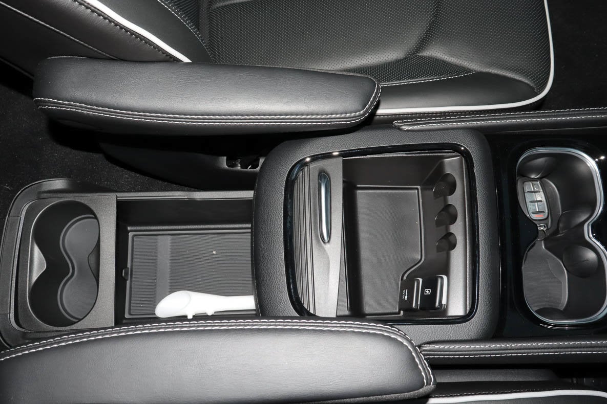 2027 Chrysler Pacifica Limited FWD