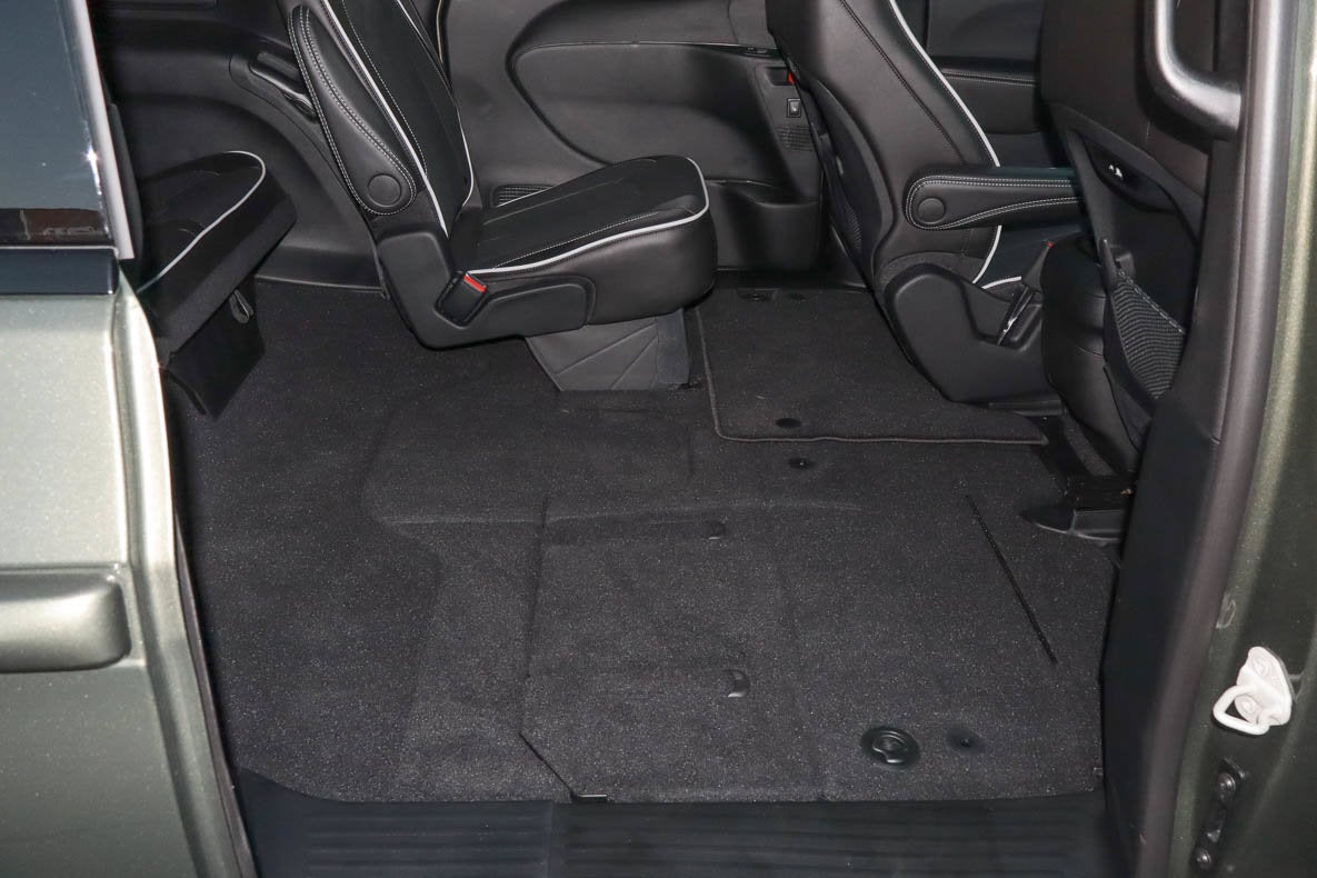 2027 Chrysler Pacifica Limited FWD