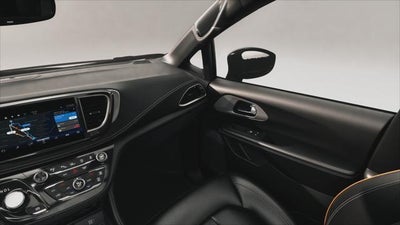 2027 Chrysler Pacifica Limited FWD