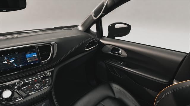 2027 Chrysler Pacifica Limited FWD