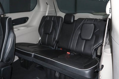 2023 Chrysler Pacifica Limited FWD