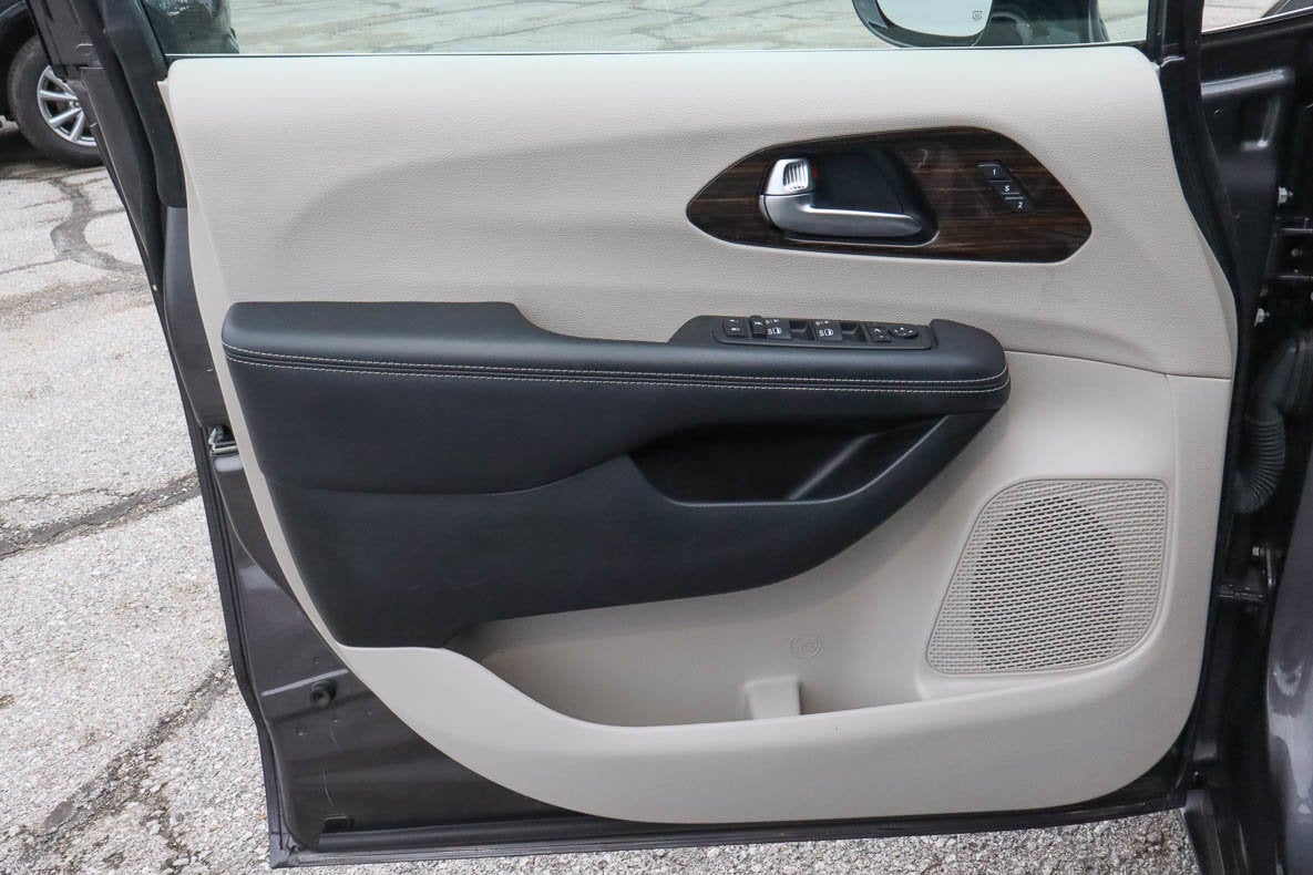 2023 Chrysler Pacifica Limited FWD
