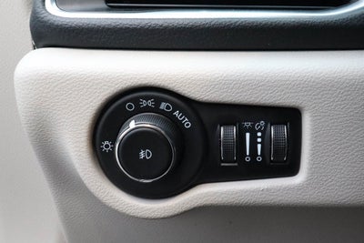 2023 Chrysler Pacifica Limited FWD
