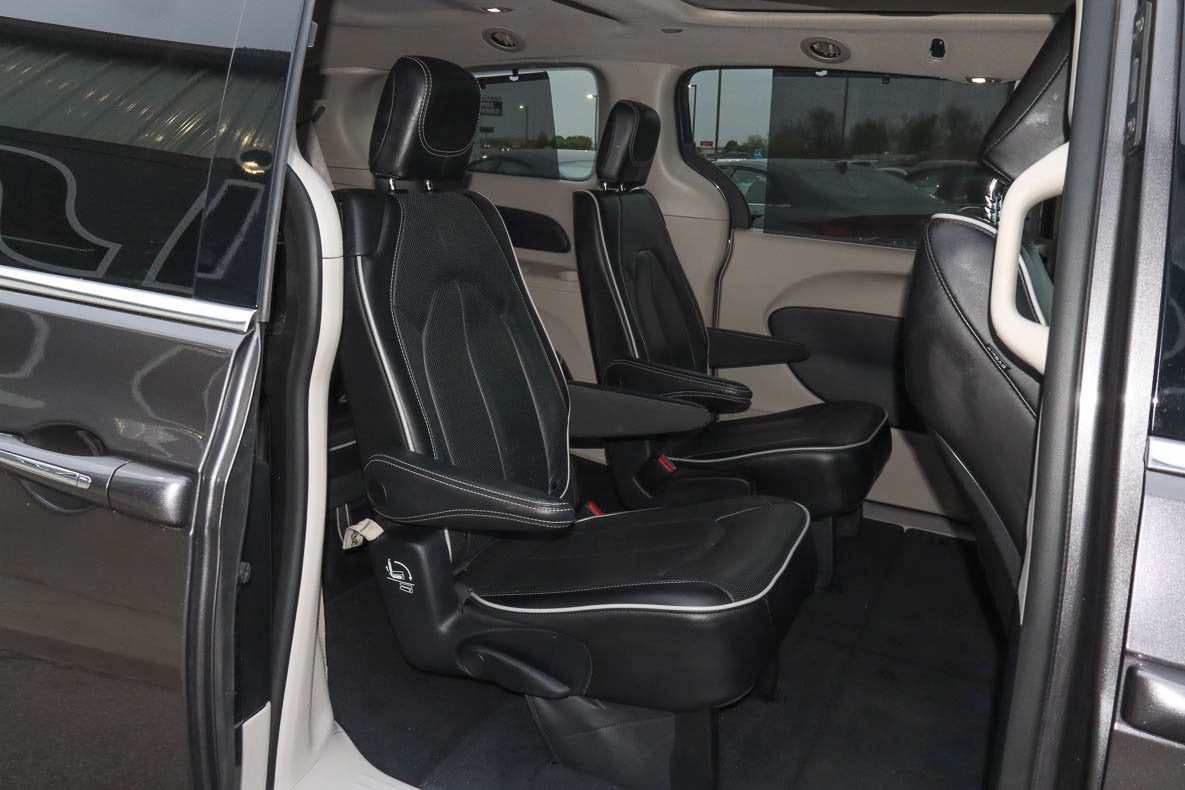 2023 Chrysler Pacifica Limited FWD