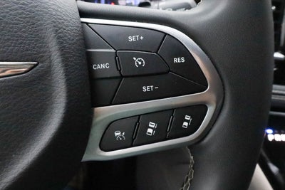 2023 Chrysler Pacifica Limited FWD