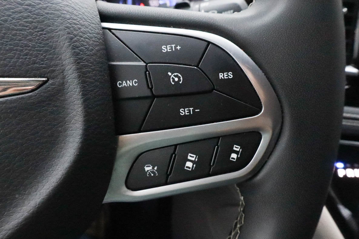 2023 Chrysler Pacifica Limited FWD