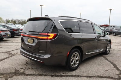 2023 Chrysler Pacifica Limited FWD