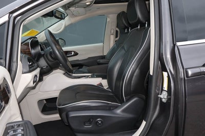 2023 Chrysler Pacifica Limited FWD