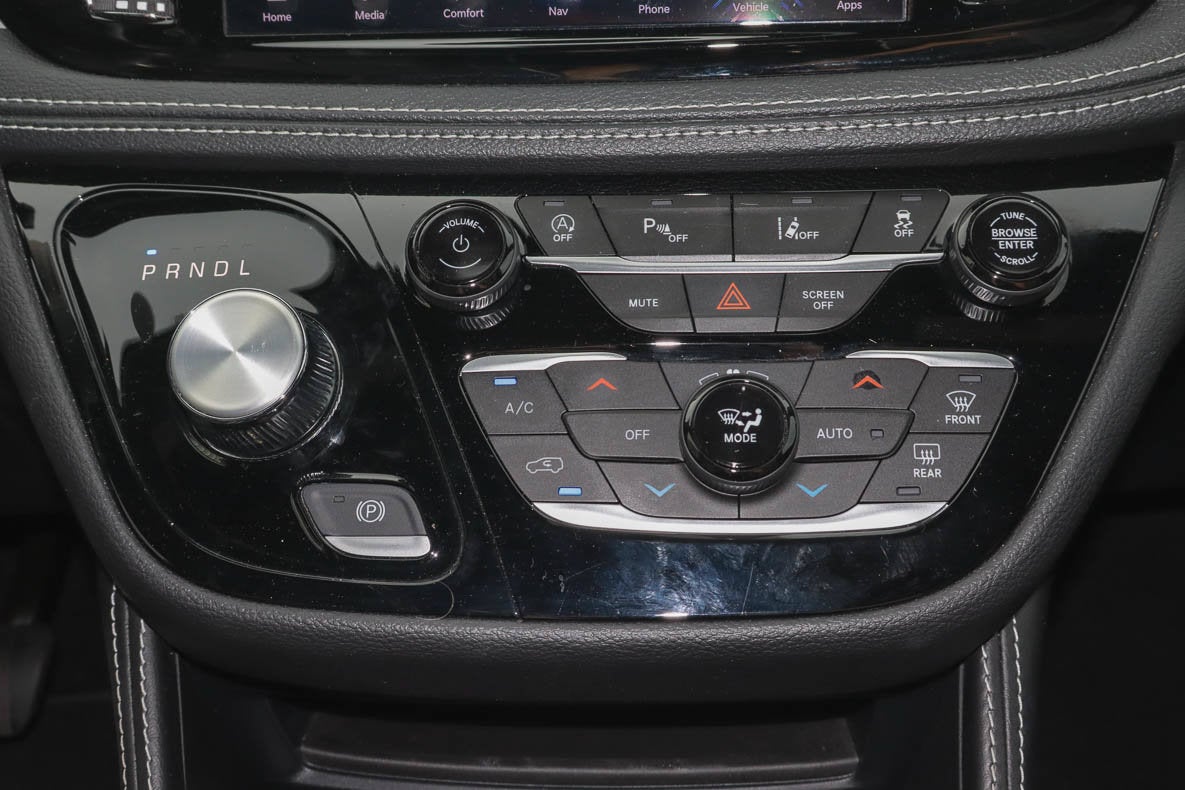 2025 Chrysler Pacifica Limited FWD