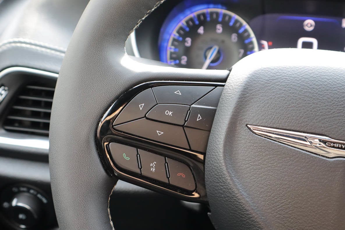 2025 Chrysler Pacifica Limited FWD
