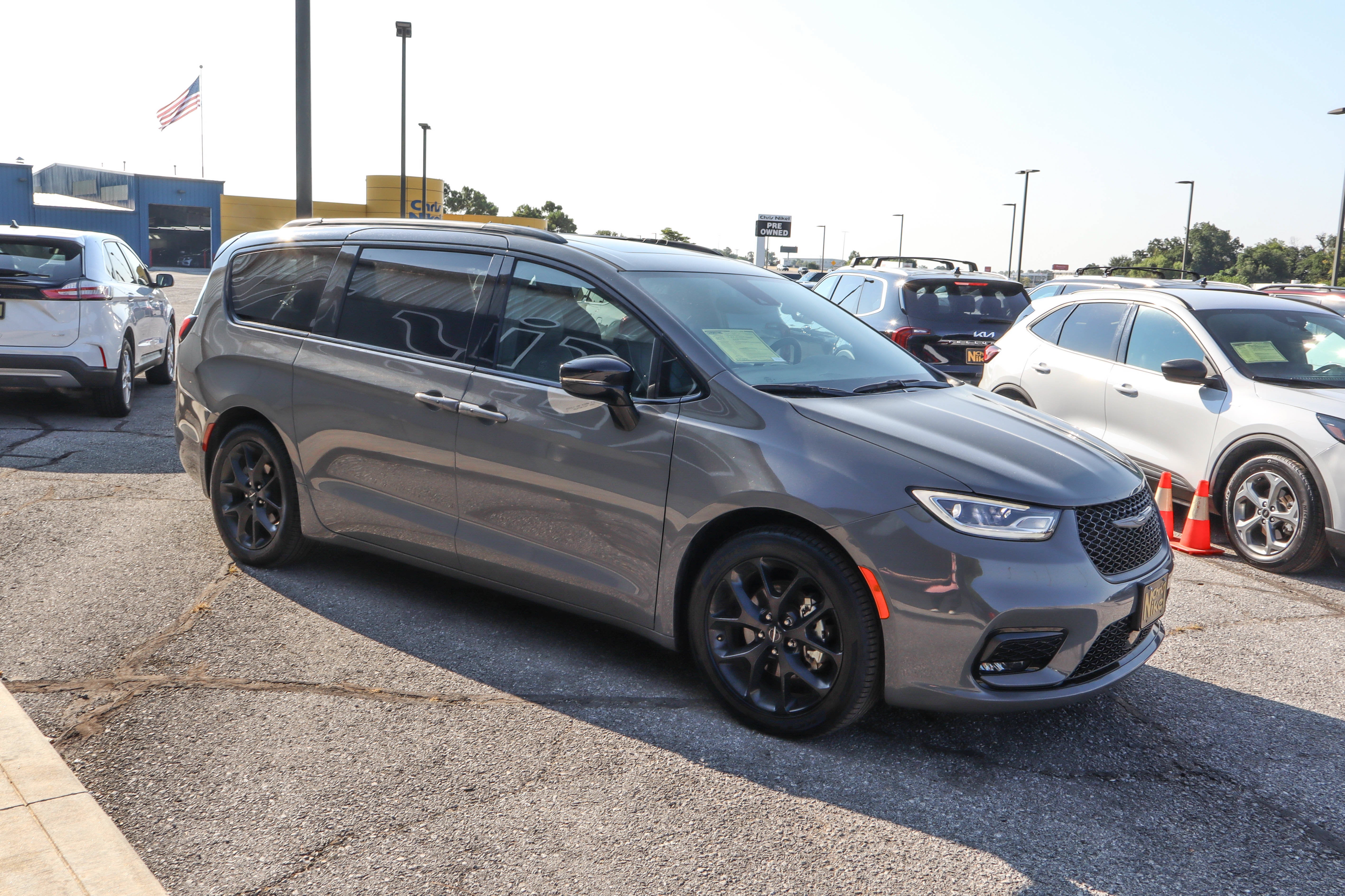 2025 Chrysler Pacifica Limited FWD