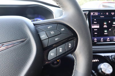 2025 Chrysler Pacifica Limited FWD