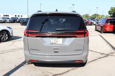 2025 Chrysler Pacifica Limited FWD