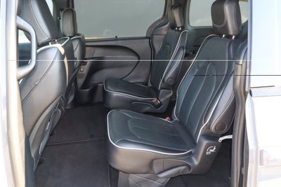 2025 Chrysler Pacifica Limited FWD