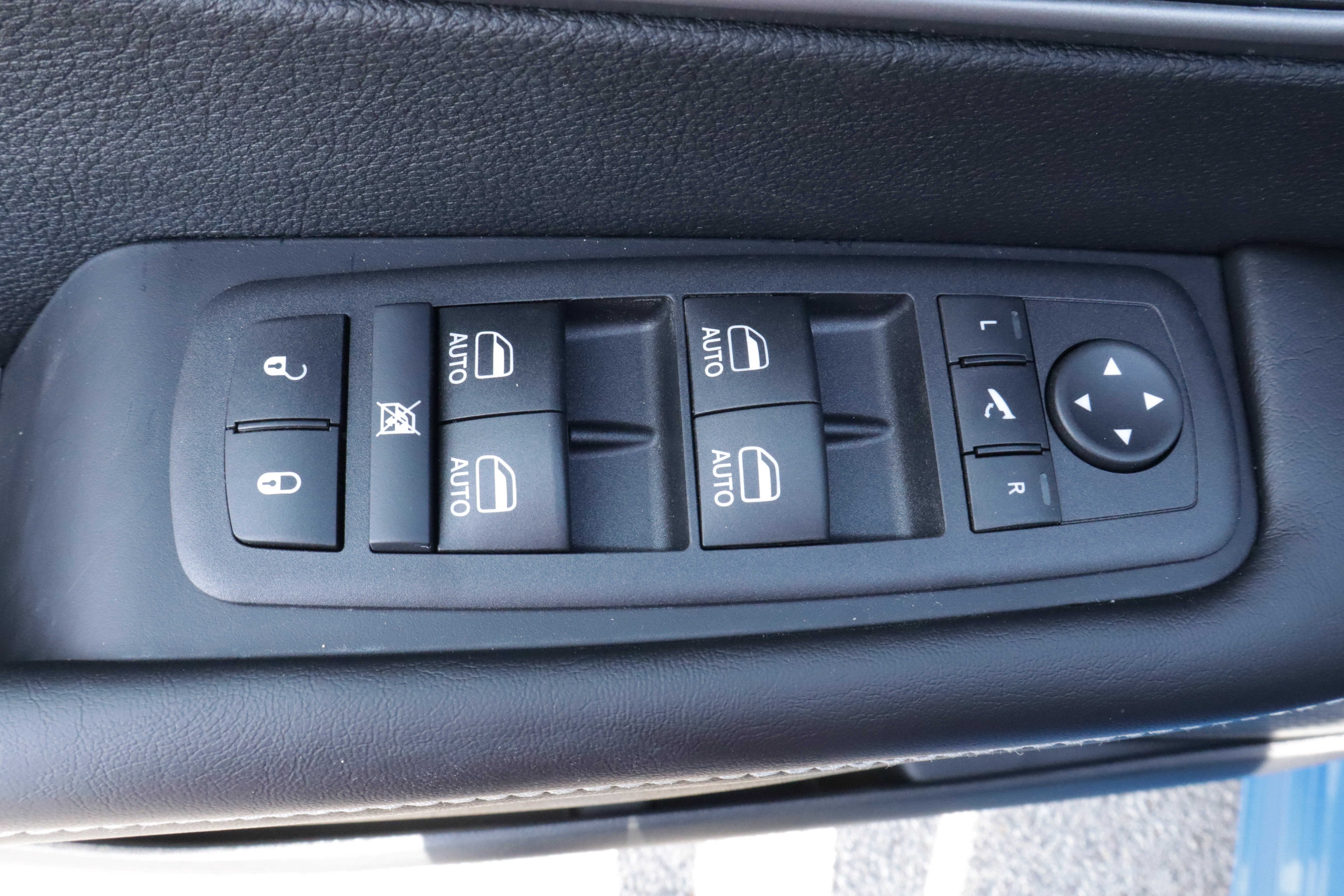 2027 Chrysler Pacifica Limited FWD