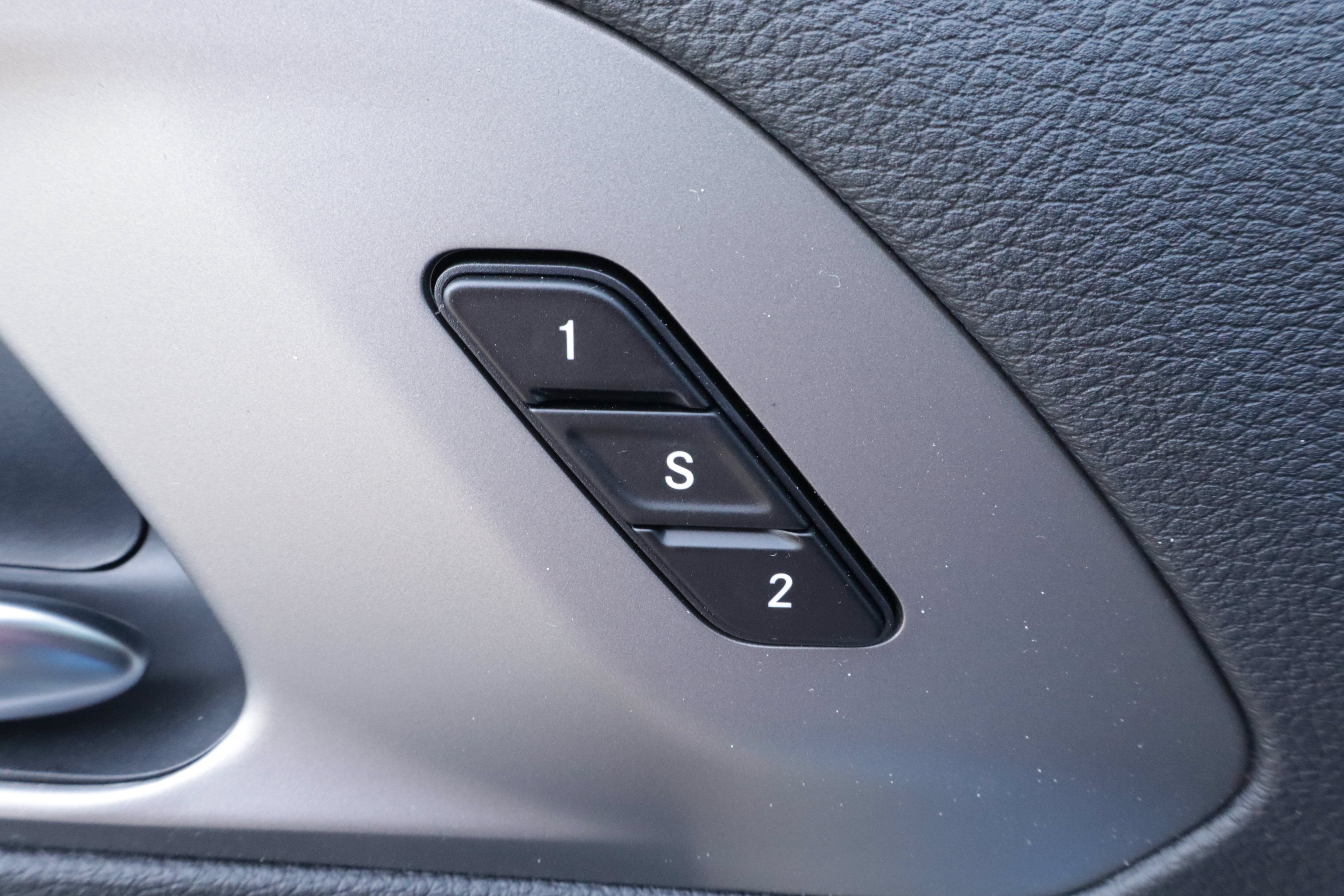 2027 Chrysler Pacifica Limited FWD
