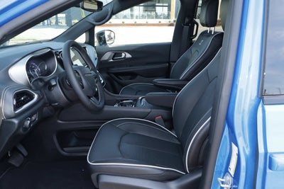 2027 Chrysler Pacifica Limited FWD