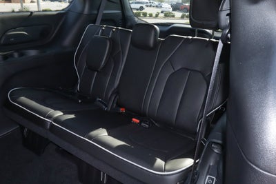 2027 Chrysler Pacifica Limited FWD