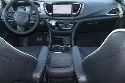 2027 Chrysler Pacifica Limited FWD