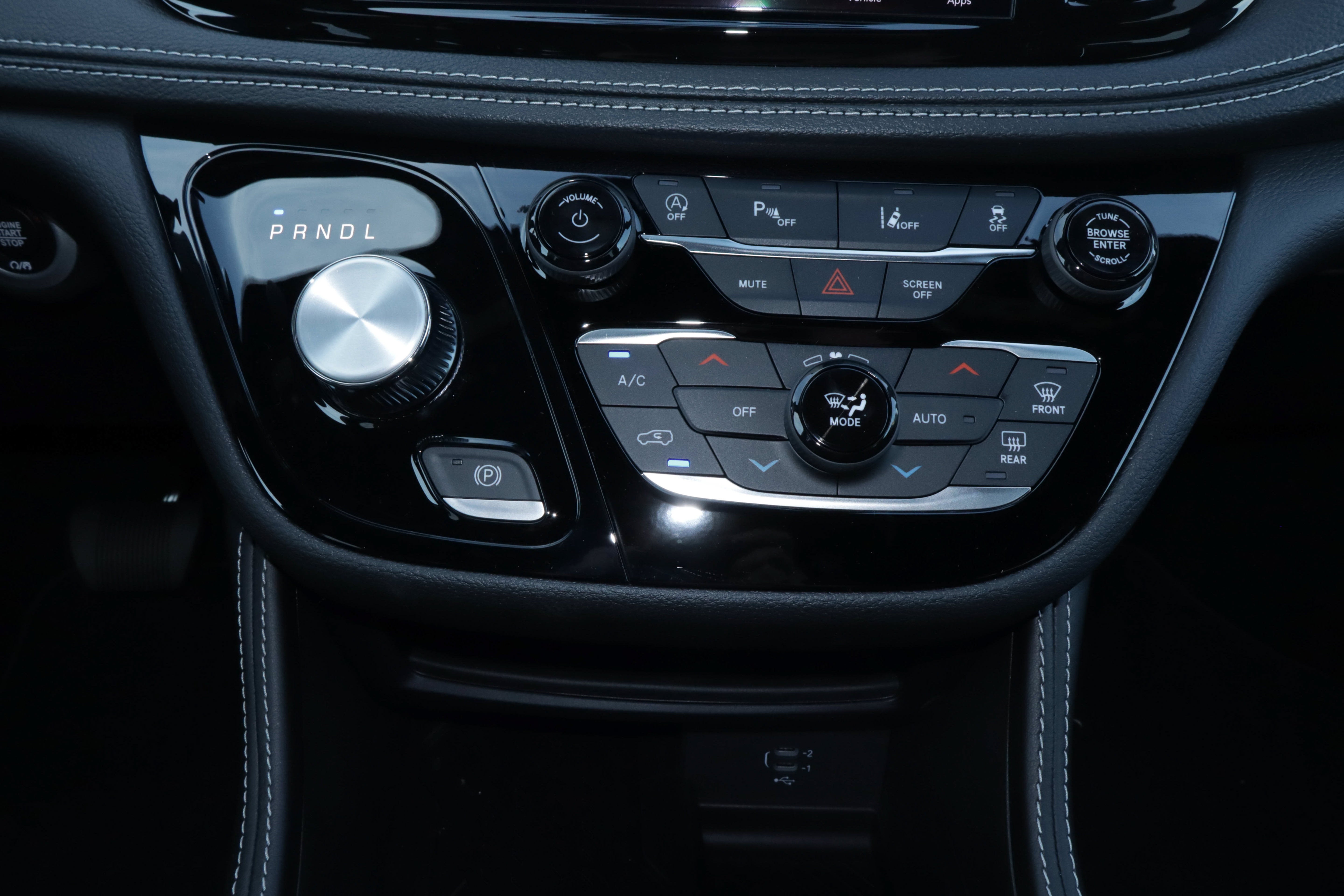 2027 Chrysler Pacifica Limited FWD
