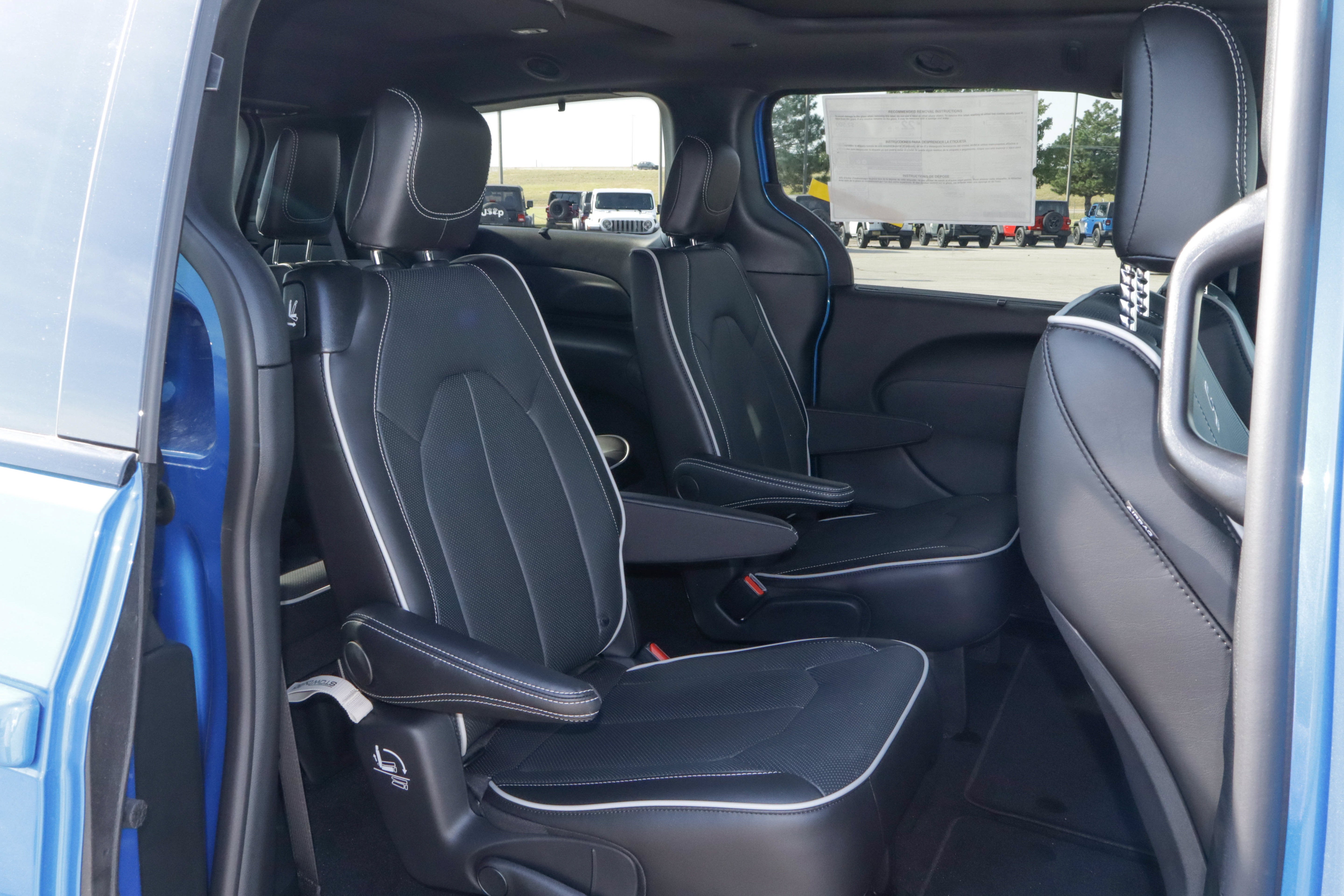 2027 Chrysler Pacifica Limited FWD