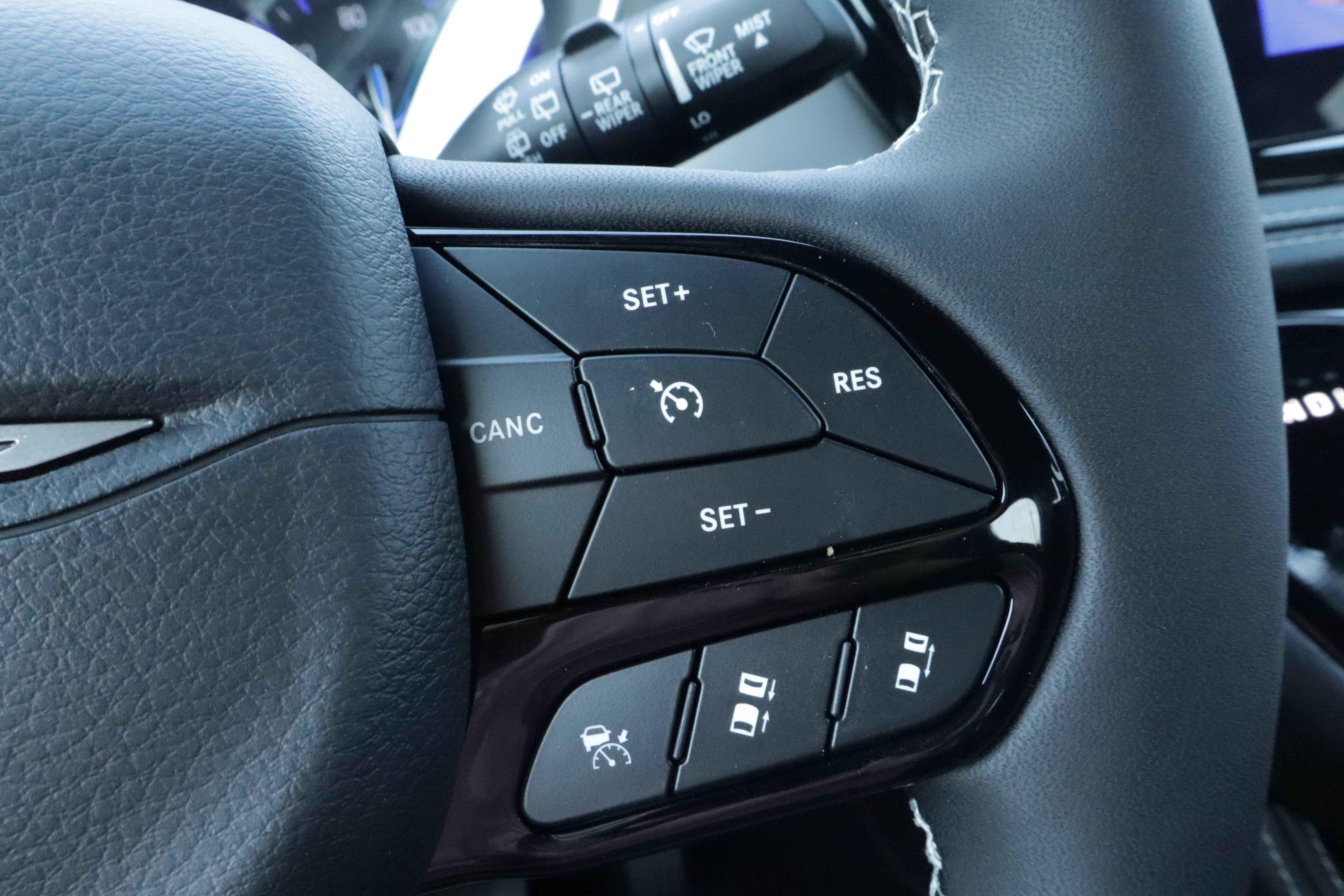 2027 Chrysler Pacifica Limited FWD