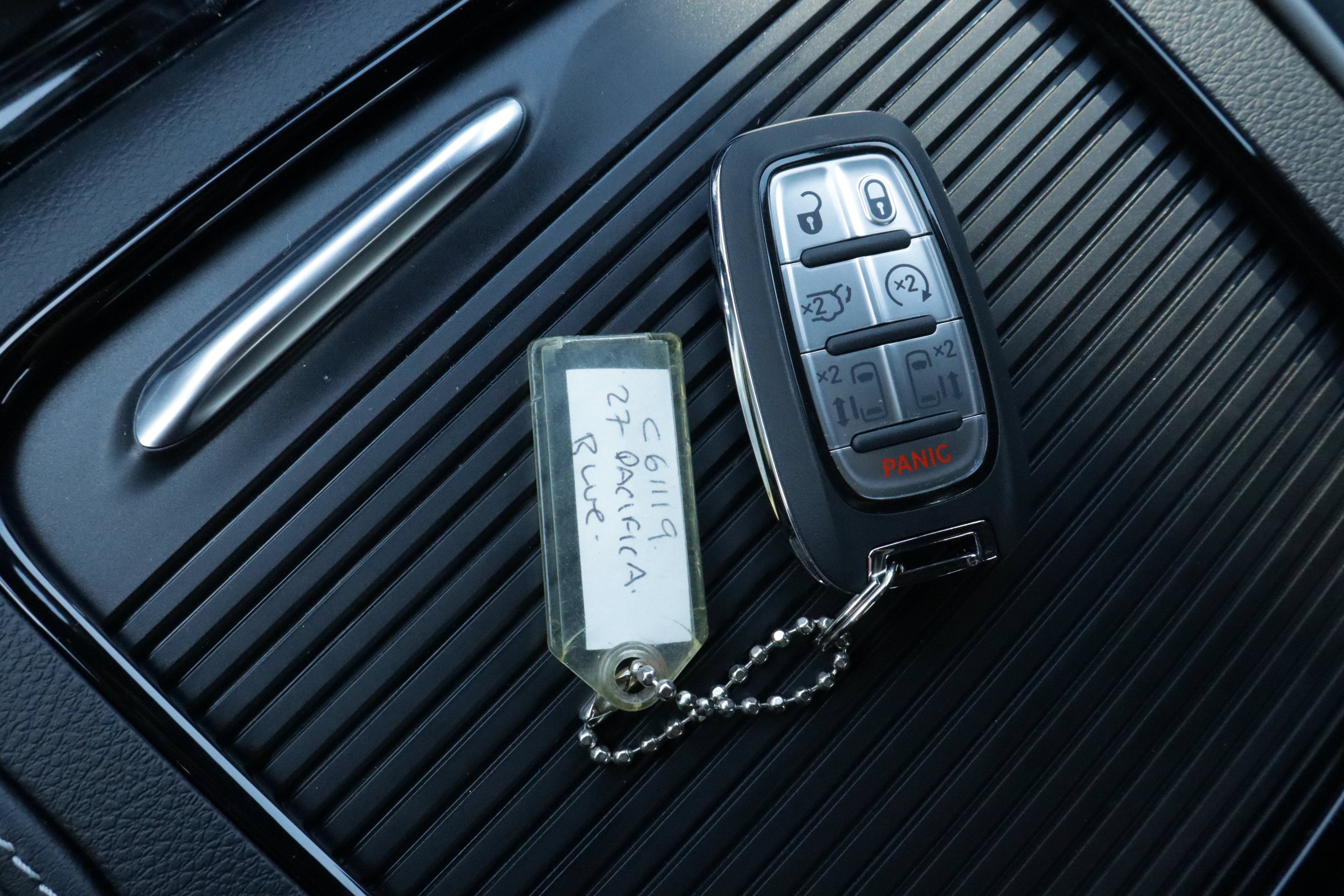 2027 Chrysler Pacifica Limited FWD