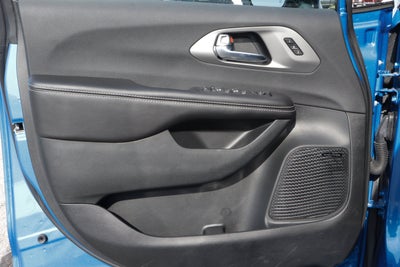 2027 Chrysler Pacifica Limited FWD