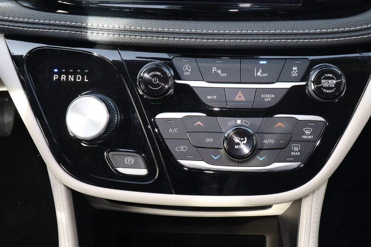 2024 Chrysler Pacifica Limited FWD