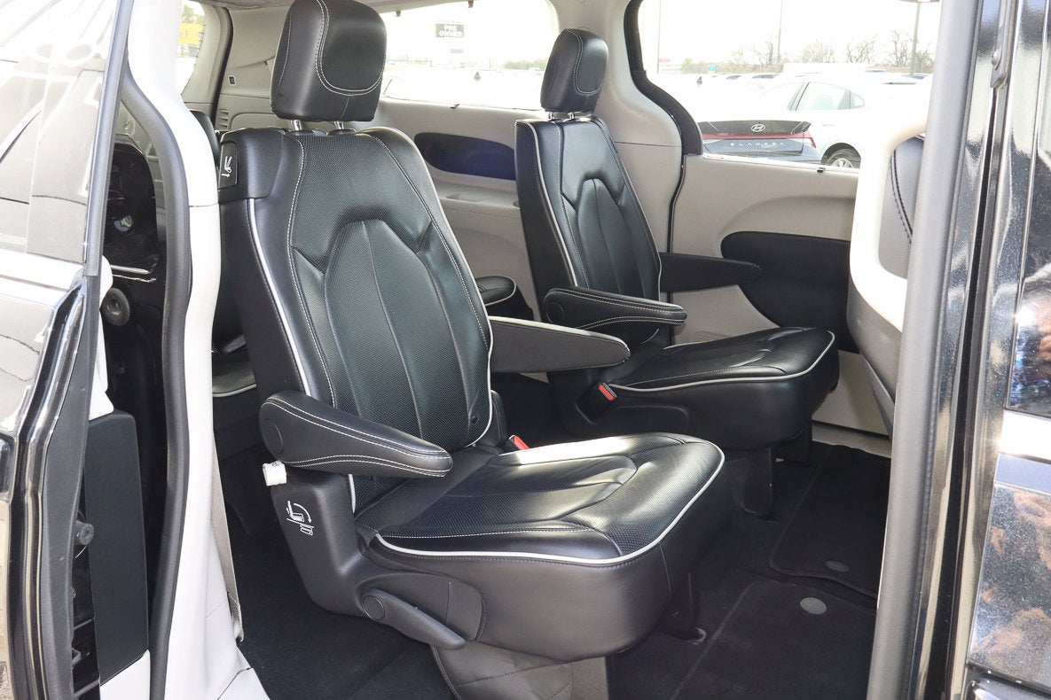 2024 Chrysler Pacifica Limited FWD