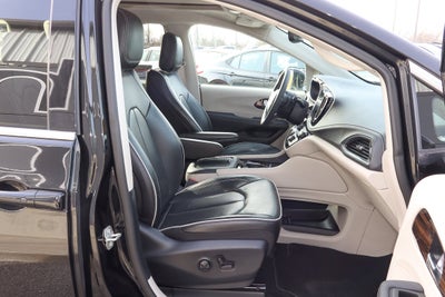 2024 Chrysler Pacifica Limited FWD