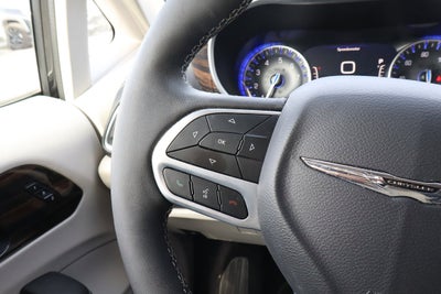 2024 Chrysler Pacifica Limited FWD