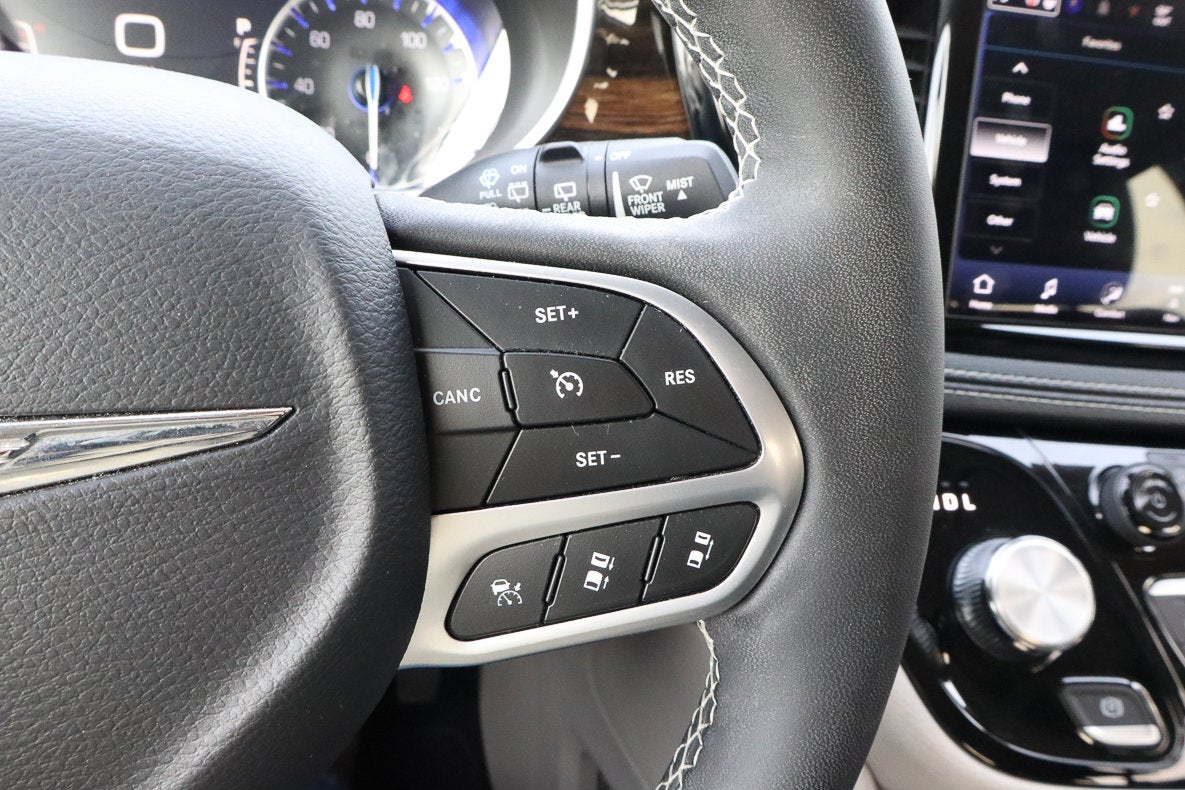 2024 Chrysler Pacifica Limited FWD