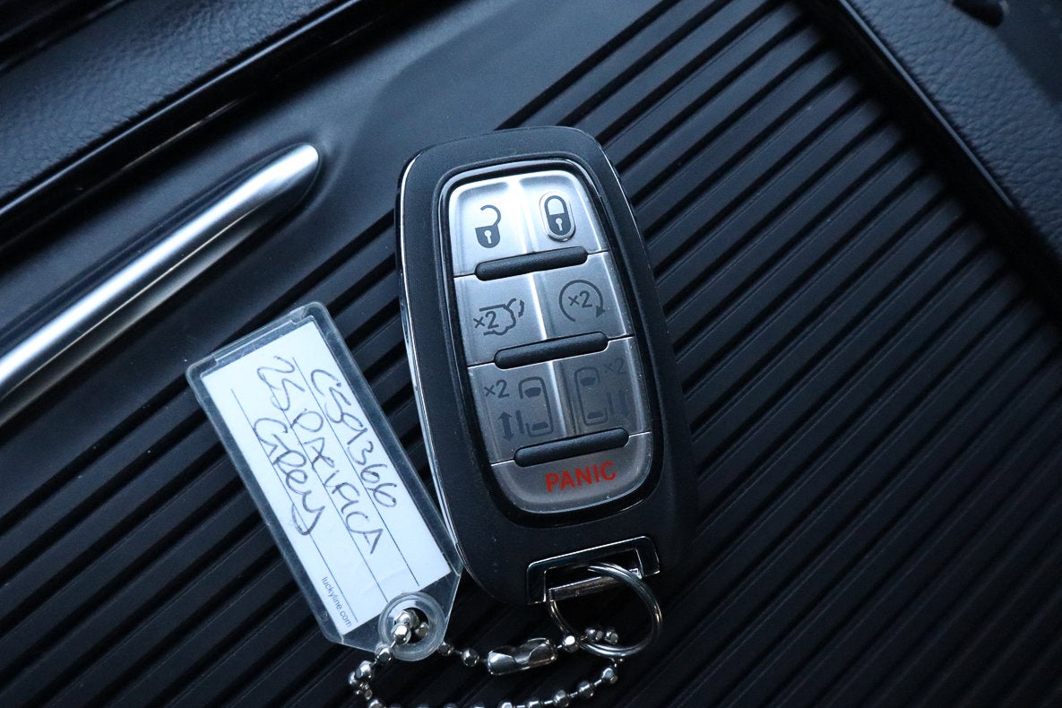 2025 Chrysler Pacifica Limited