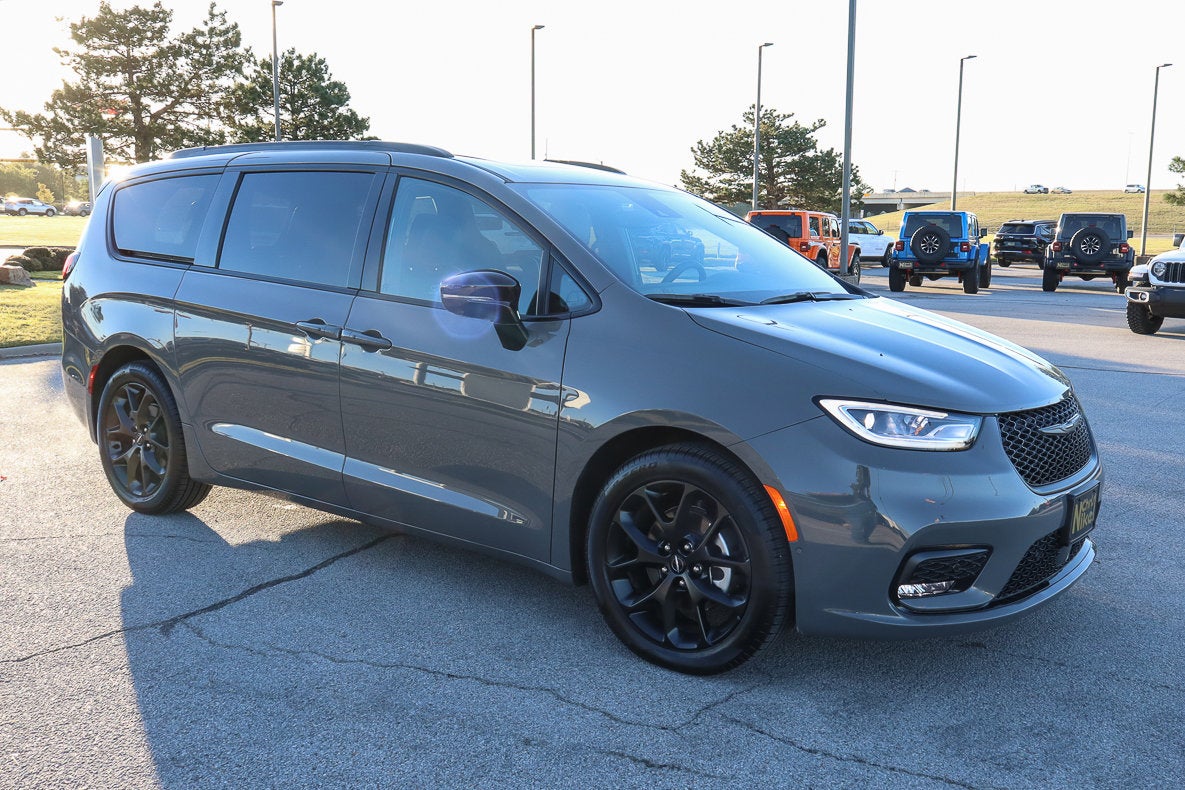 2025 Chrysler Pacifica Limited