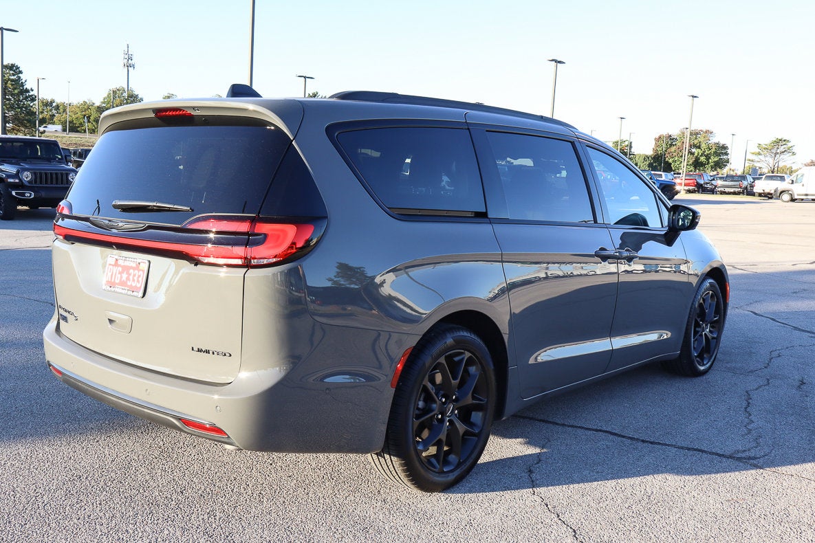 2025 Chrysler Pacifica Limited