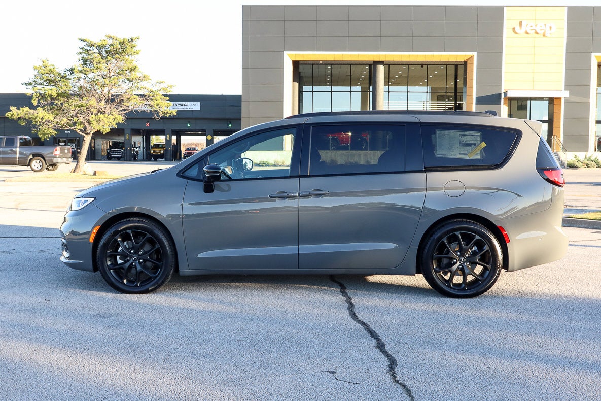 2025 Chrysler Pacifica Limited