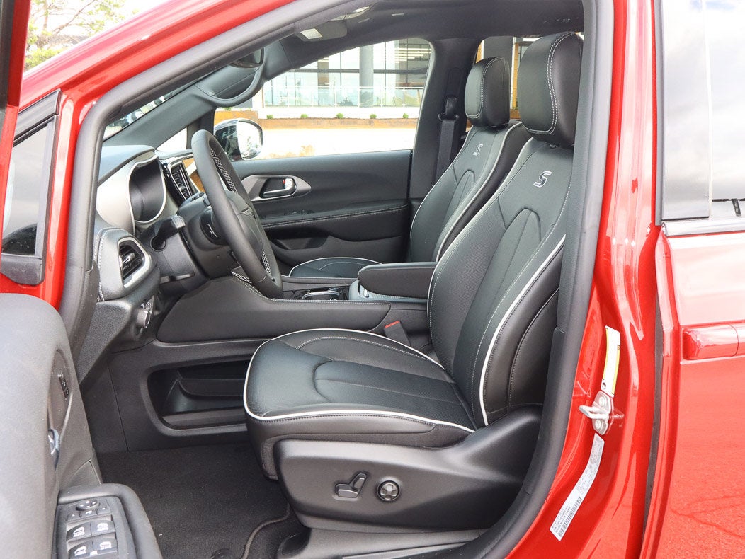 2027 Chrysler Pacifica Limited FWD