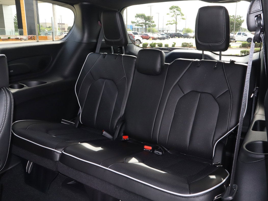 2027 Chrysler Pacifica Limited FWD
